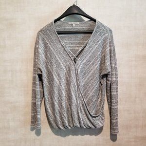 GREEN ENVELOPE LONG SLEEVE GREY & WHITE STRIPE WOMENS SWEATER